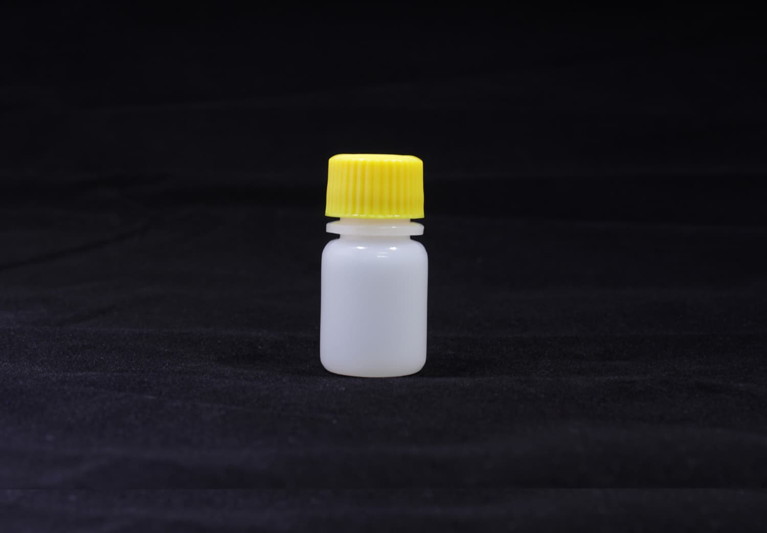 Reagent bottle 12ml_yellow cap_